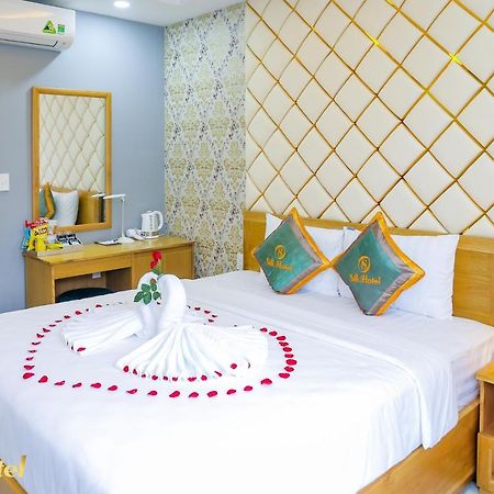 Silk Hotel Хошимин Екстериор снимка