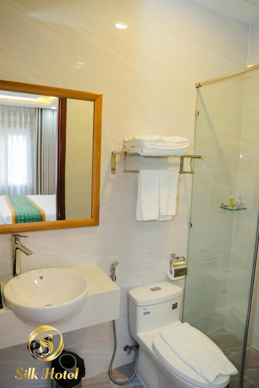 Silk Hotel Хошимин Екстериор снимка