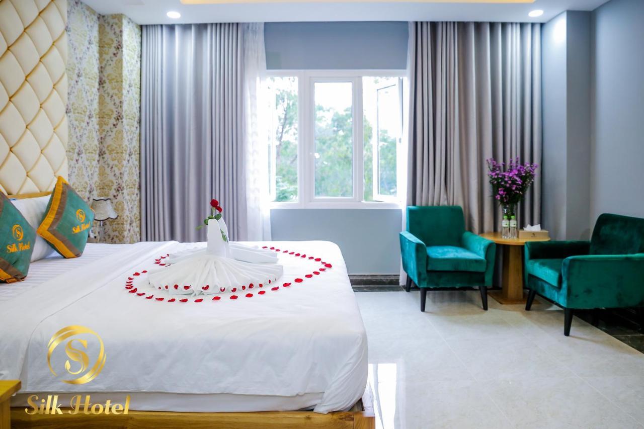 Silk Hotel Хошимин Екстериор снимка
