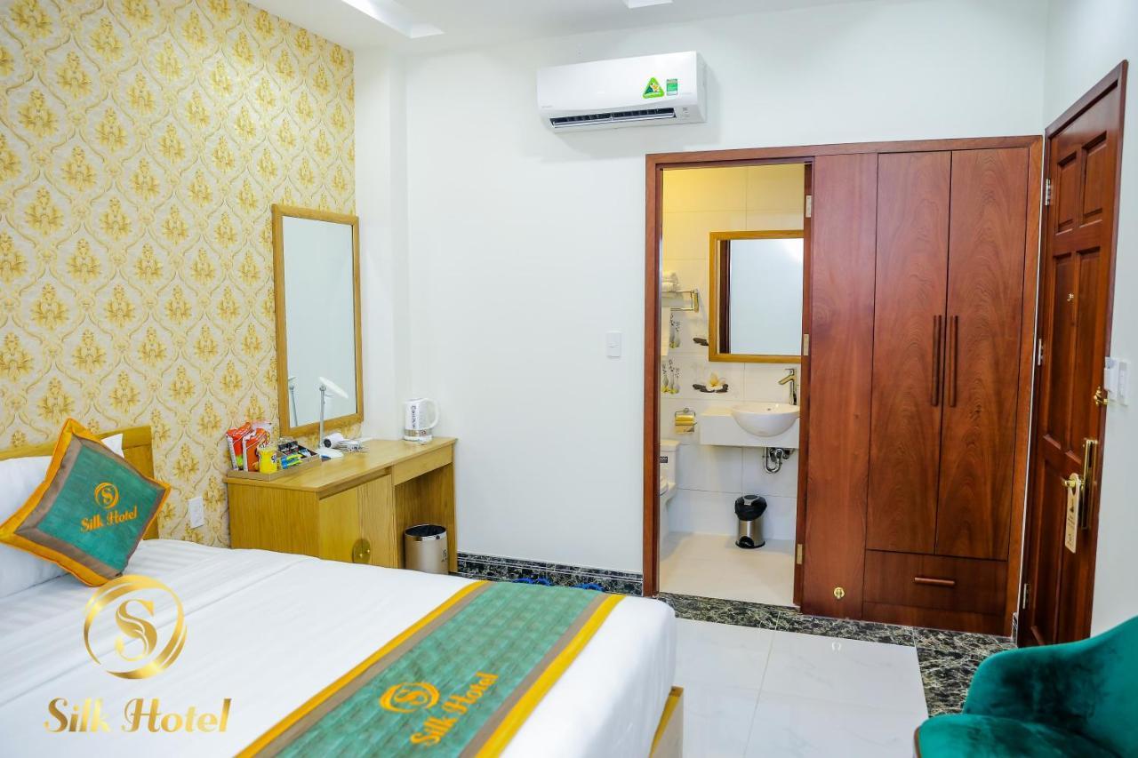 Silk Hotel Хошимин Екстериор снимка