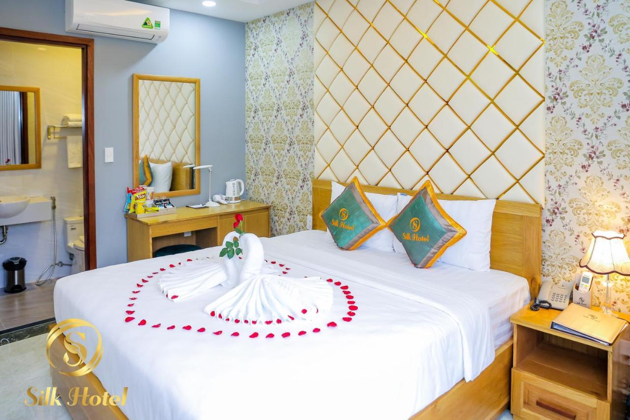 Silk Hotel Хошимин Екстериор снимка