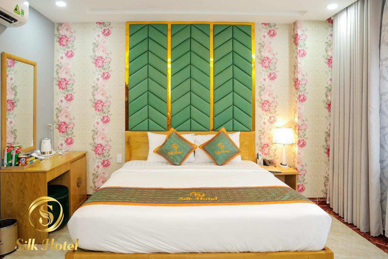 Silk Hotel Хошимин Екстериор снимка